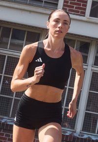 Спортивный топ