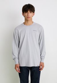 Лонгслив Лонгслив