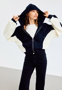 Толстовка Толстовка