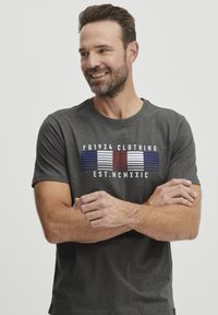 Футболка Футболка