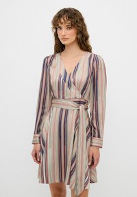 Короткое платье Короткое платье