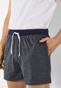 Пижама с шортами