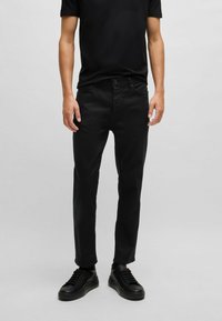 Узкие джинсы