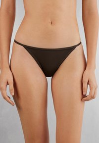 Стринги Стринги