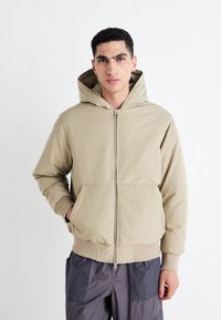 Зимняя куртка