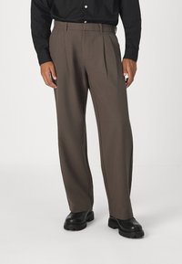 Костюмные брюки