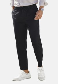 Спортивные штаны Спортивные штаны