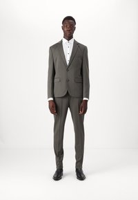 Костюм Костюм