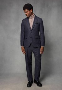 Костюмные брюки Костюмные брюки