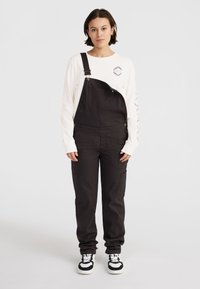 Джинсовый комбинезон