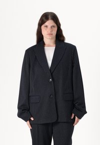 Куртка-блейзер