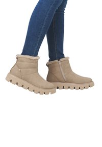 Широкие сапоги