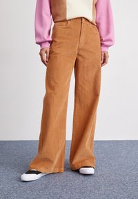 Широкие брюки