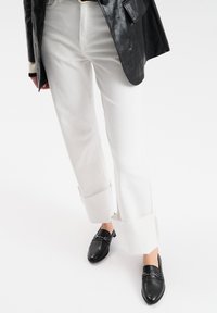 Полуботинки