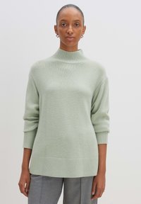 Длинный пуловер