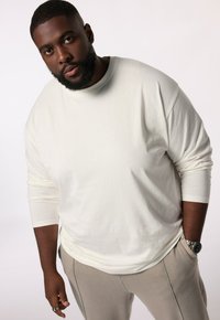 Лонгслив Лонгслив