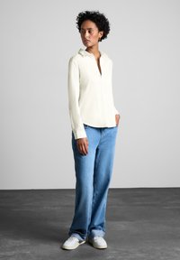 Блузка Блузка