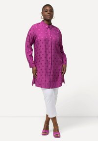 Атласная блузка