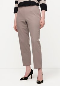 Узкие брюки