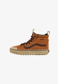 Зимние ботинки