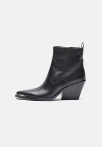 Ковбойские сапожки Ковбойские сапожки