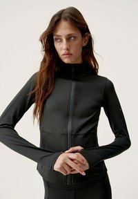 Спортивная толстовка Спортивная толстовка