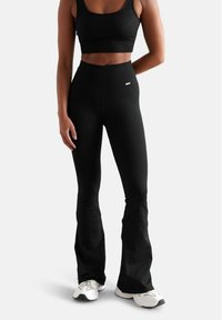 Спортивные штаны