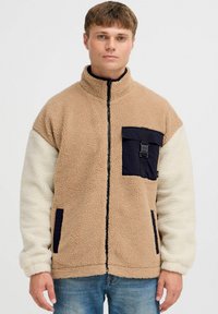 Флисовая куртка