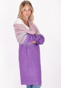 Жаккардовая вязаная кофта