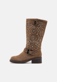 Ковбойские сапоги