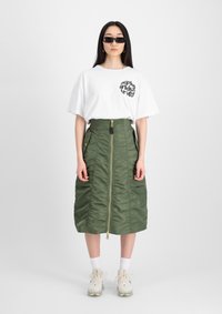 Юбка с накладными карманами Юбка с накладными карманами