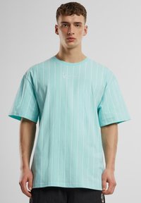 Футболка Футболка