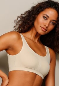 Бюстгальтер Бюстгальтер