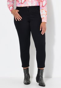 Короткие джинсы Короткие джинсы