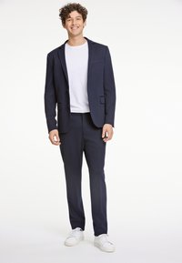 Костюм Костюм