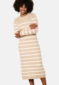 Платье футляр Платье футляр