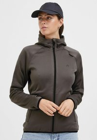 Зимняя куртка Зимняя куртка