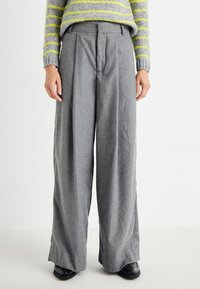 Широкие брюки