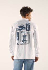 Лонгслив Лонгслив