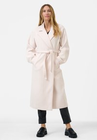 Шерстяное пальто