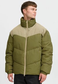 Зимняя куртка