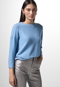 Пуловер с рукавом три четверти