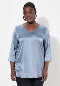 Атласная блузка Атласная блузка