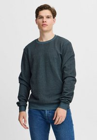 Пуловер Пуловер