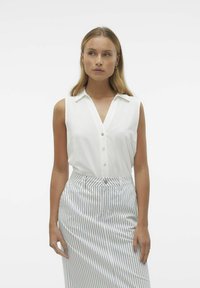 Блузка без рукавов