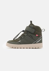 Кроссовки Кроссовки