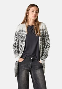 Жаккардовая кофта