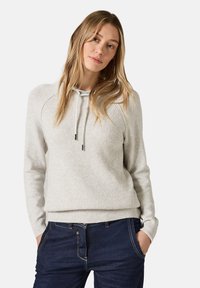 Пуловер с капюшоном