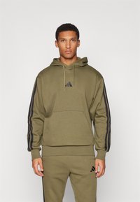 Спортивная кофта