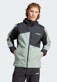 Куртка-дождевик